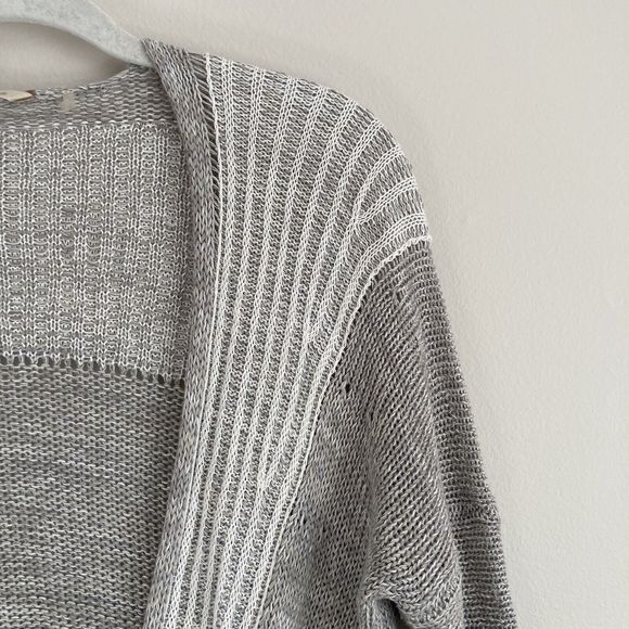 Soft Surroundings Loose Knit Wrap Front Sweater Plunging V-Neck Gray Size Small - Picture 4 of 11